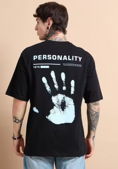 UrbanMelt Oversized Graphic Tee – Street Classic 3/4 Edition